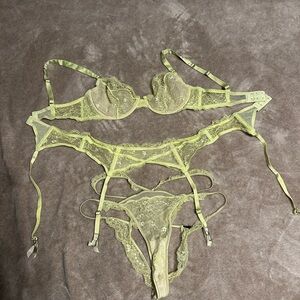 Victoria's Secret Lace Bra Set in Light Yellow